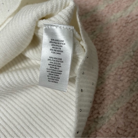 T Tahari Off White Knit Silver Rhinestone Sweater Size Large Holiday Winter Fall - Picture 4 of 14